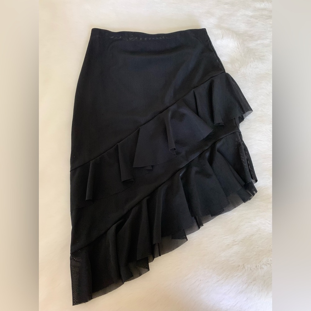 Leau woman’s black canary ruffle mesh skirt.